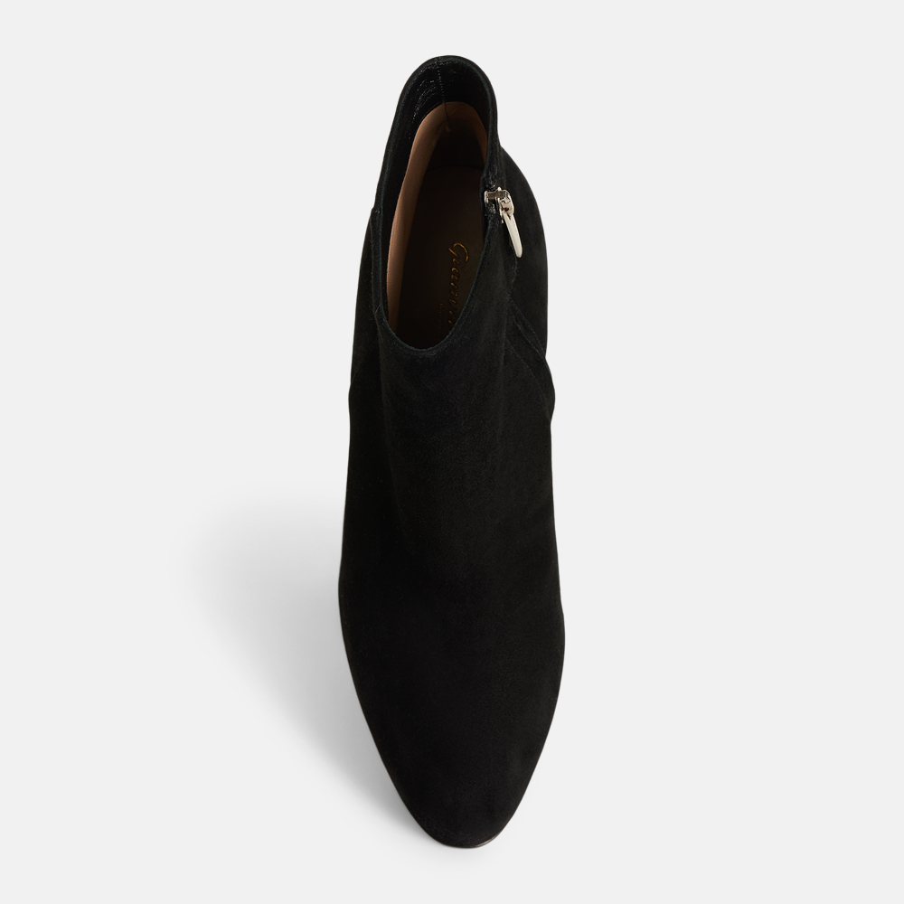 Super Flea Market+Gianvito Rossi+Black suede boots+Gisele Bundchen2